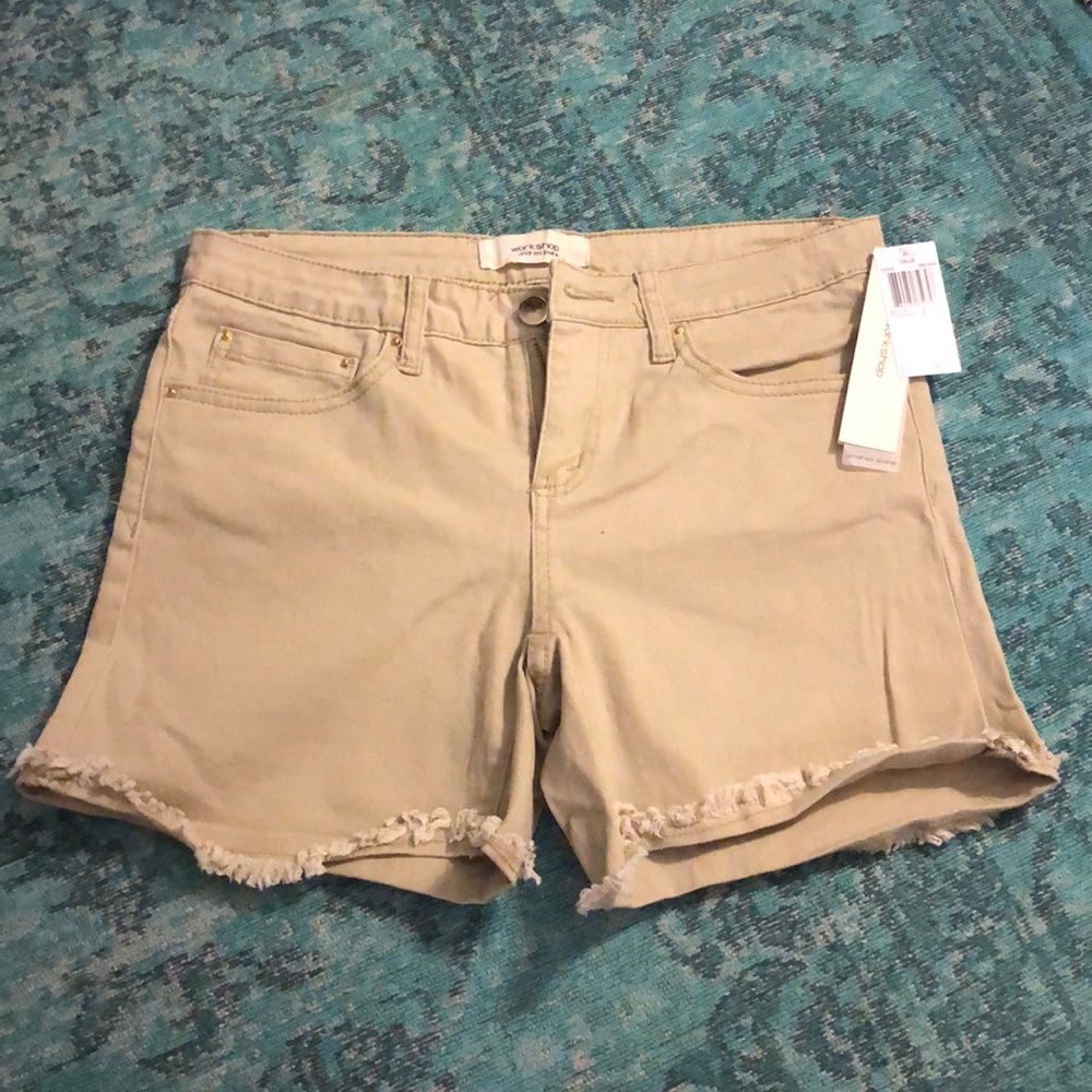 Khaki short NWT